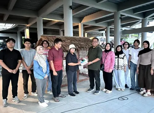 Mahasiswa UPJ Terapkan Teknologi IoT Untuk Kemandirian Ekonomi dan Kesehatan Masyarakat di Purwakarta