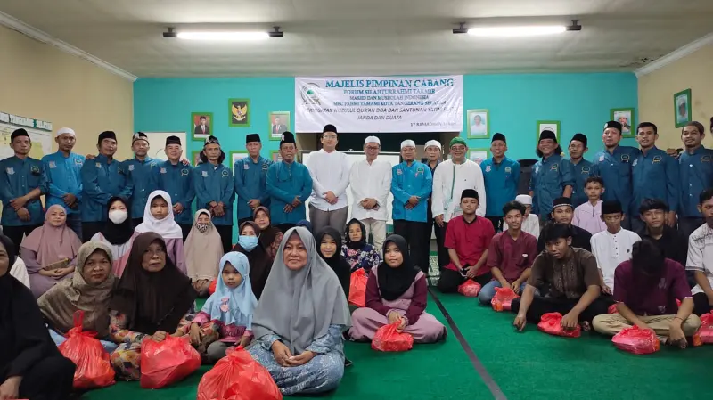 MPC Fahmi Tamami Ajari Yatim Dengan Berbagi