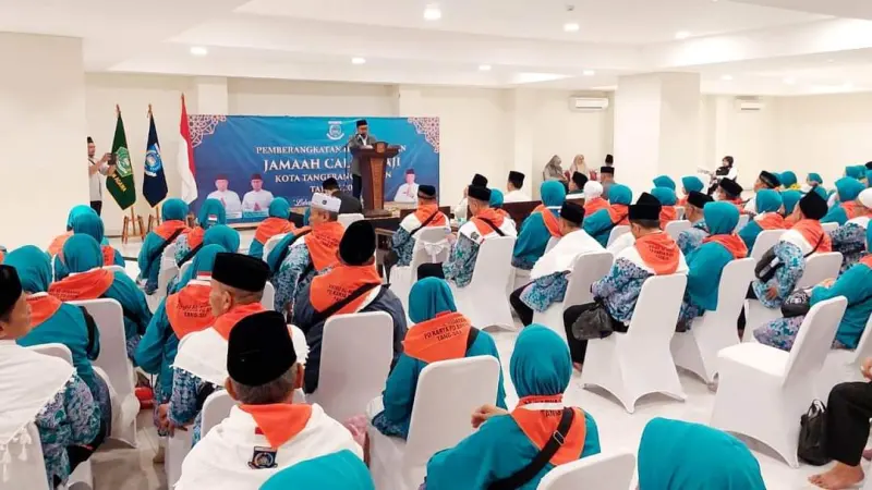143 Calhaj Kloter 53 JKG Tangsel Berangkat ke Tanah Suci Mekah