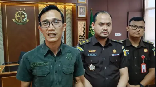 Calo \"Si Kembar\" Raup Keuntungan 2,1 Miliar, Kasus Penipuan iPhone  Jalani Persidangan