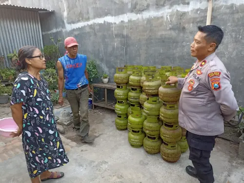 Polsek Mojoroto Tinjau Pasokan Gas Elpiji 3 Kg, Kelangkaan Resahkan MasyarakatÂ 