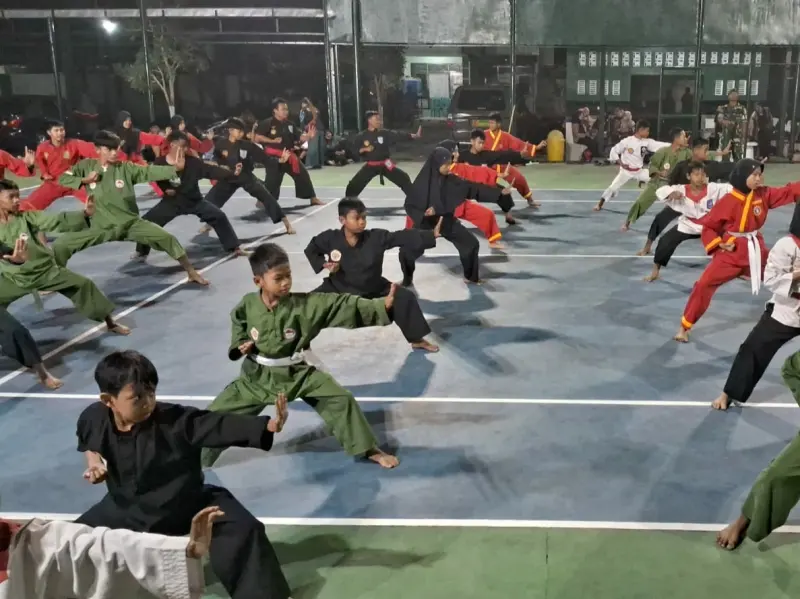 Bina Kader Bela Negara, Satgas TMMD 117 Gelar Latihan Bersama Insan Silat