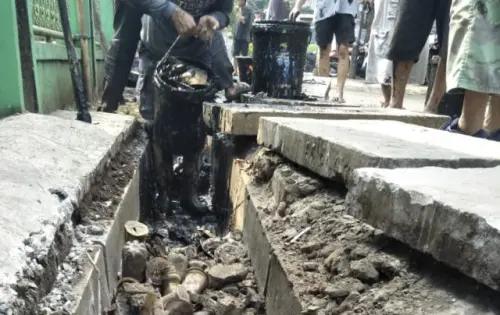 Keseruan 17-an di RW 01 Pamulang Barat, Dari Pegang Mic Sampai Pegang Cangkul dan Pengki&nbsp;&nbsp;