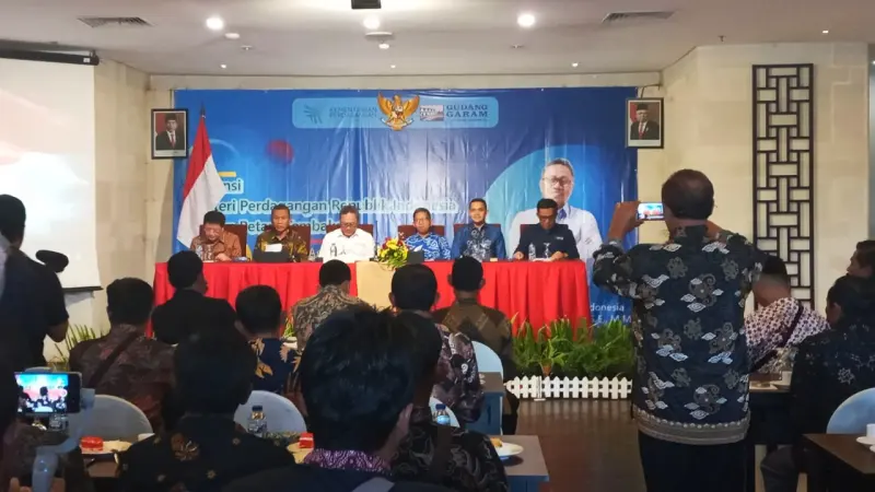 Mendag Zulkifli Hasan Dengarkan Keluhan Petani Tembakau