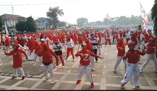 Semarak&nbsp; Senam Merah Putih Menggema di Pondok Aren