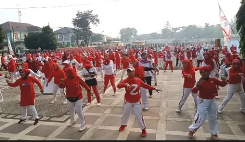 Semarak&nbsp; Senam Merah Putih Menggema di Pondok Aren