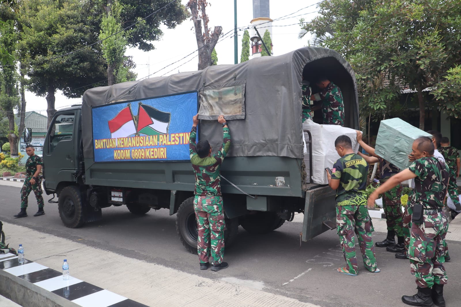 Peduli Kemanusiaan, Kodim 0809/Kediri Kirimkan Batuan Untuk Palestina