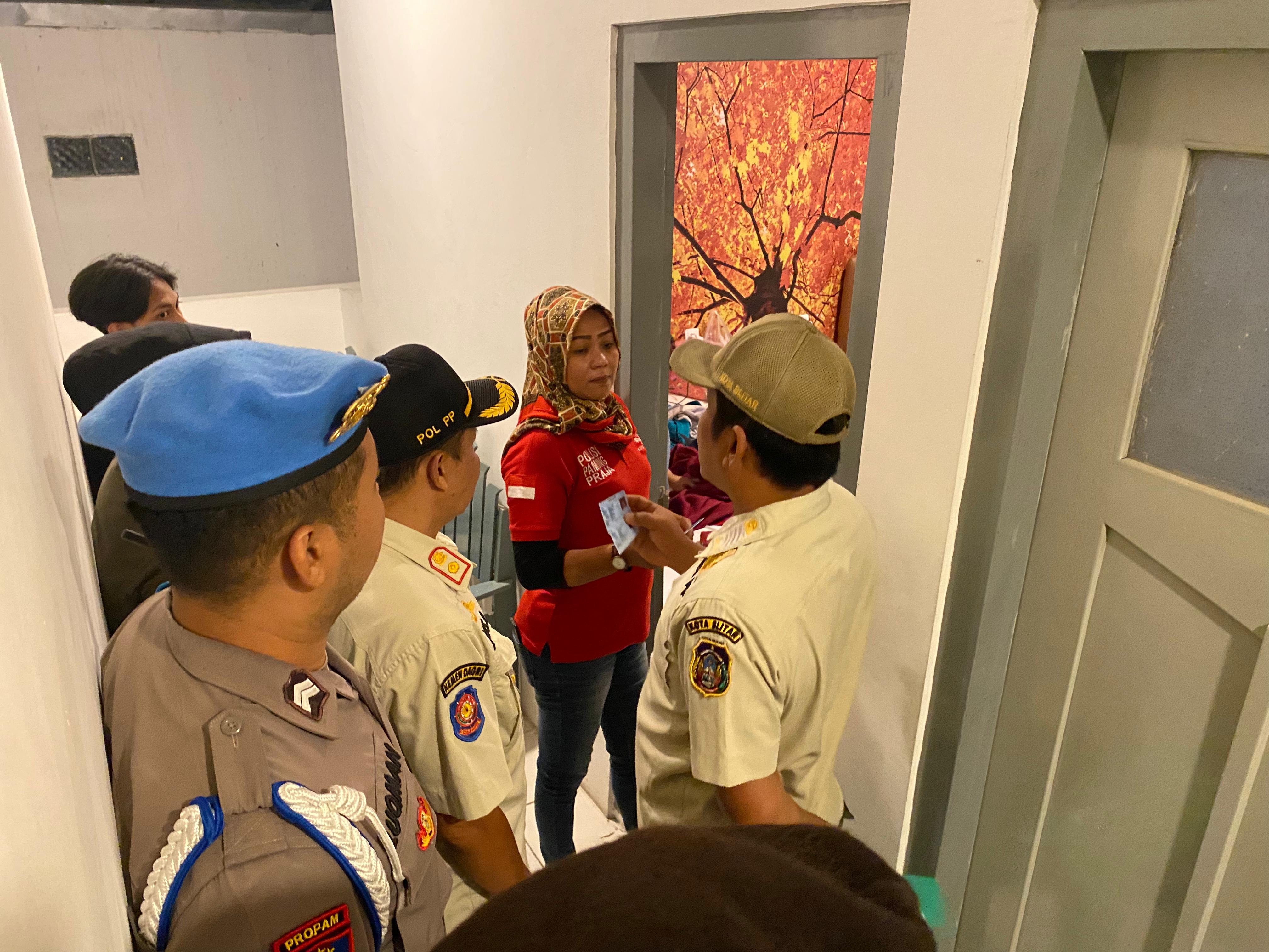 Tujuh Pasangan Bukan Suami Istri Kedapatan Ngamar Digelandang PetugasÂ 