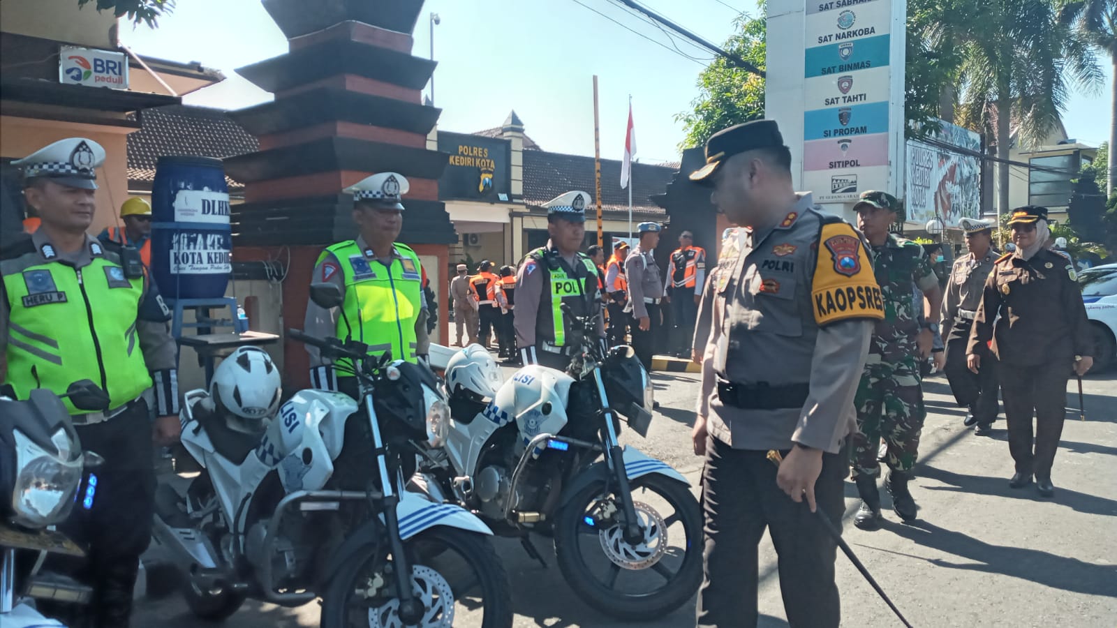 Kapolres Kediri Kota Cek Kesiapan Anggota Jelang Operasi Lilin SemeruÂ 