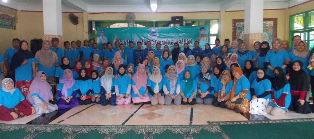 Ibu-Ibu Cempaka Putih Dilatih Cara Bikin Telur Asin