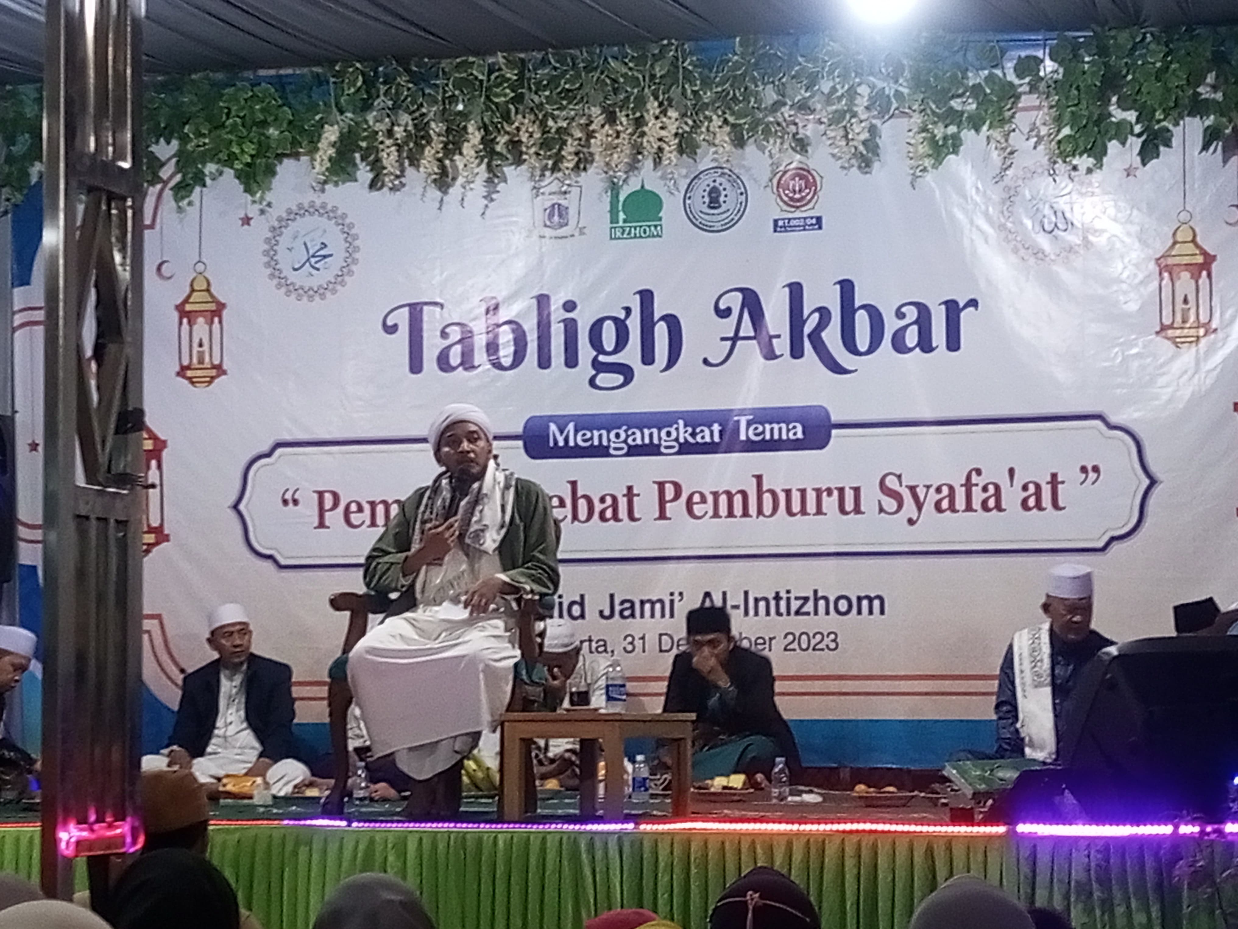 SambutÂ  Tahun Baru 2024, Warga Semper Barat AdakanÂ  Tabligh AkbarÂ 