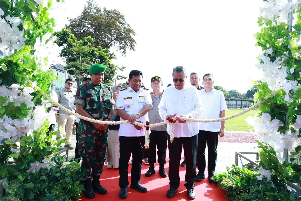 Dibangun DCKTR, Alun-Alun Pondok Aren Diresmikan Walikota Benyamin