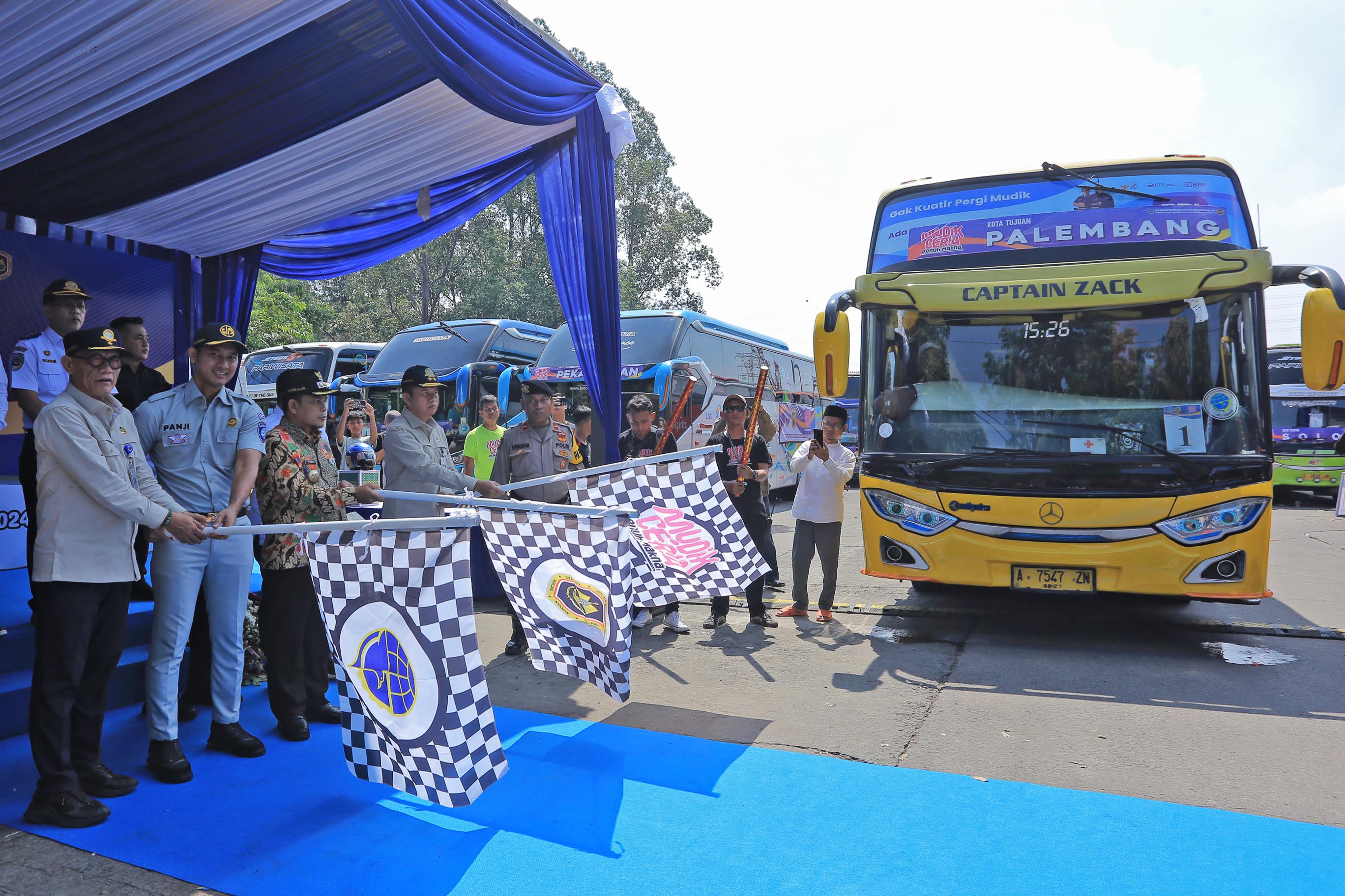 Pj Wali Kota Tangerang Lepas Ribuan Peserta Mudik Gratis Kemenhub