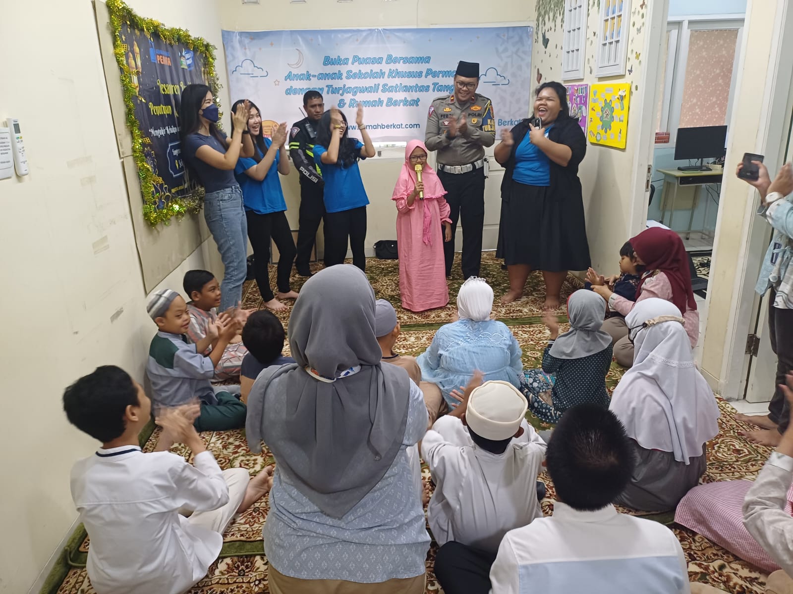 Turjagwali Satlantas Polres Tangsel & Rumah Berkat Buka Puasa Bersama Anak Sekolah Khusus Permata