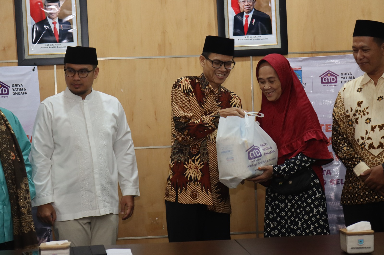 LAZ Griya Yatim & Dhuafa Gandeng Pemkot Tangsel Salurkan 1000 Paket Sembako Bagi Masyarakat Pra Sejahtera