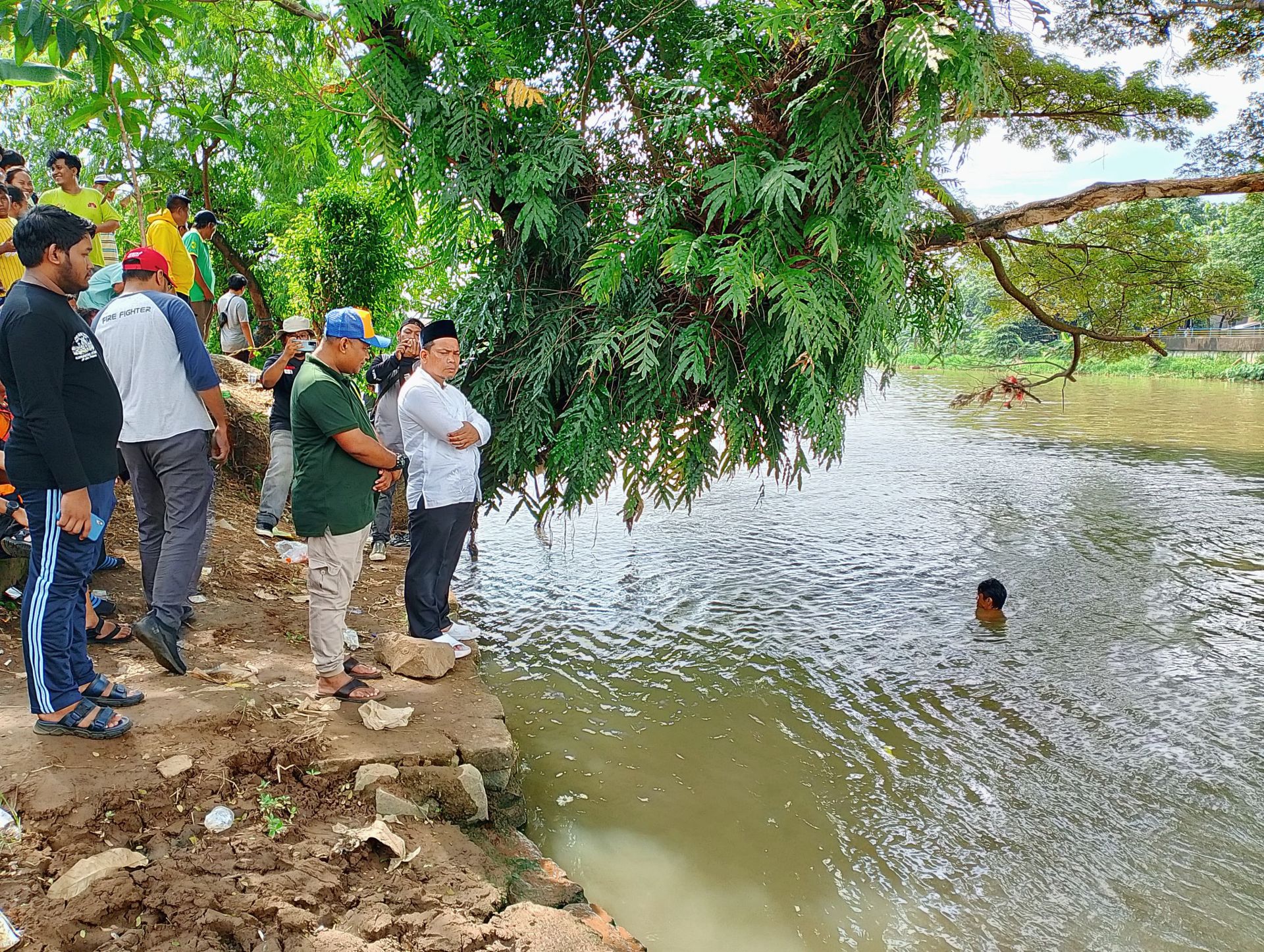 BPBD dan Tim SAR Sisir Sungai Cisadane Cari Remaja Tenggelam