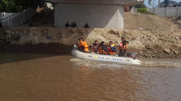 Selama Empat Hari, Warga Kediri Bakal Berebut Ikan Di Sepanjang Sungai BrantasÂ 