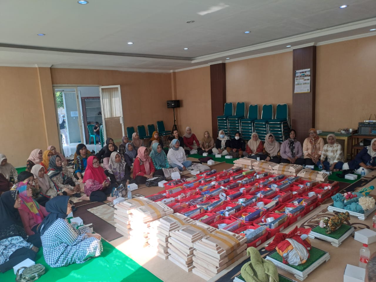Warga Jombang Diasah Kemampuan Membuat Hantaran Pengantin