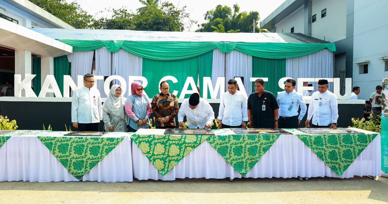Walkot Benyamin Resmikan Kantor Camat Setu Hingga Balai Warga