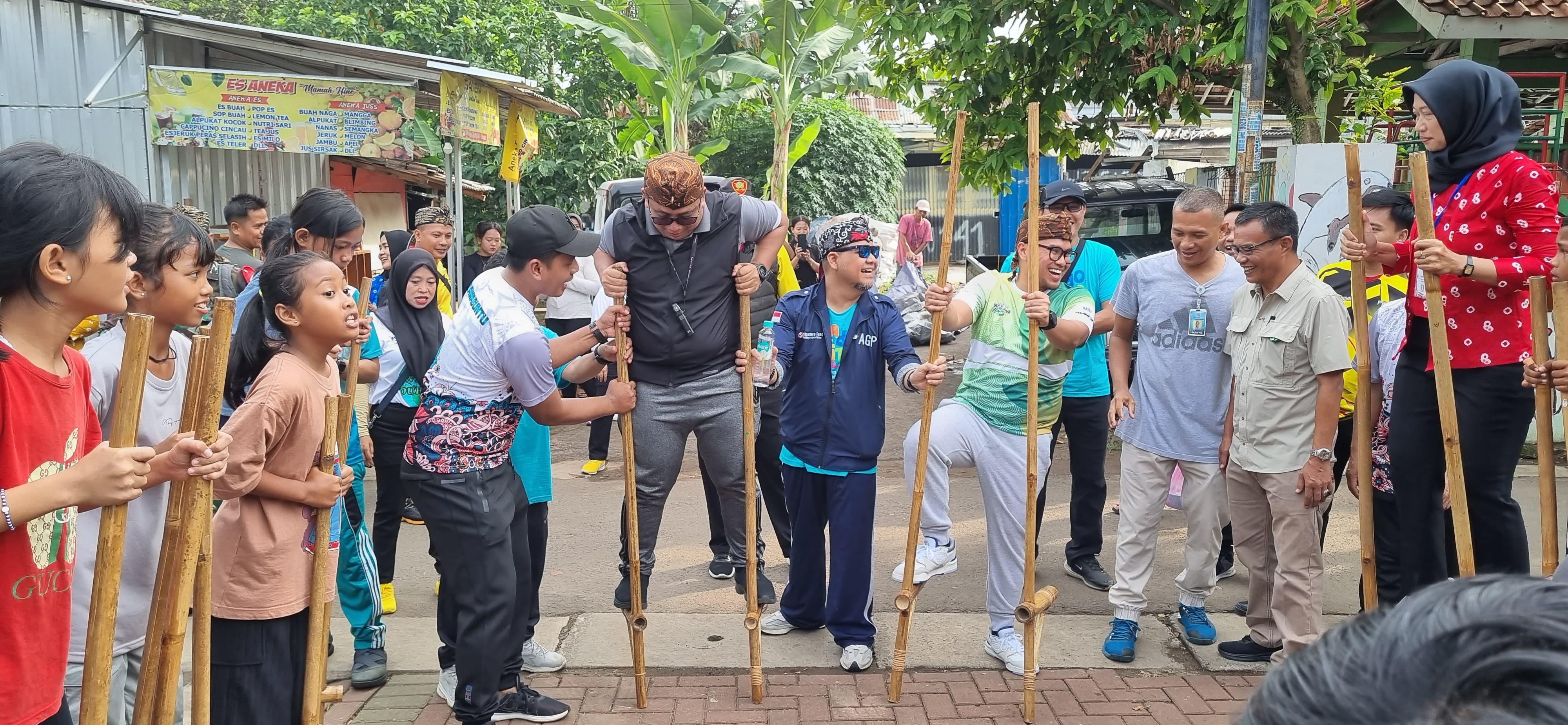 Sinar Mas LandÂ SajikanÂ Kampung Dolanan Khatulistiwa,Â Aksi Lawan Candu Gawai Lewat Permainan Tradisional