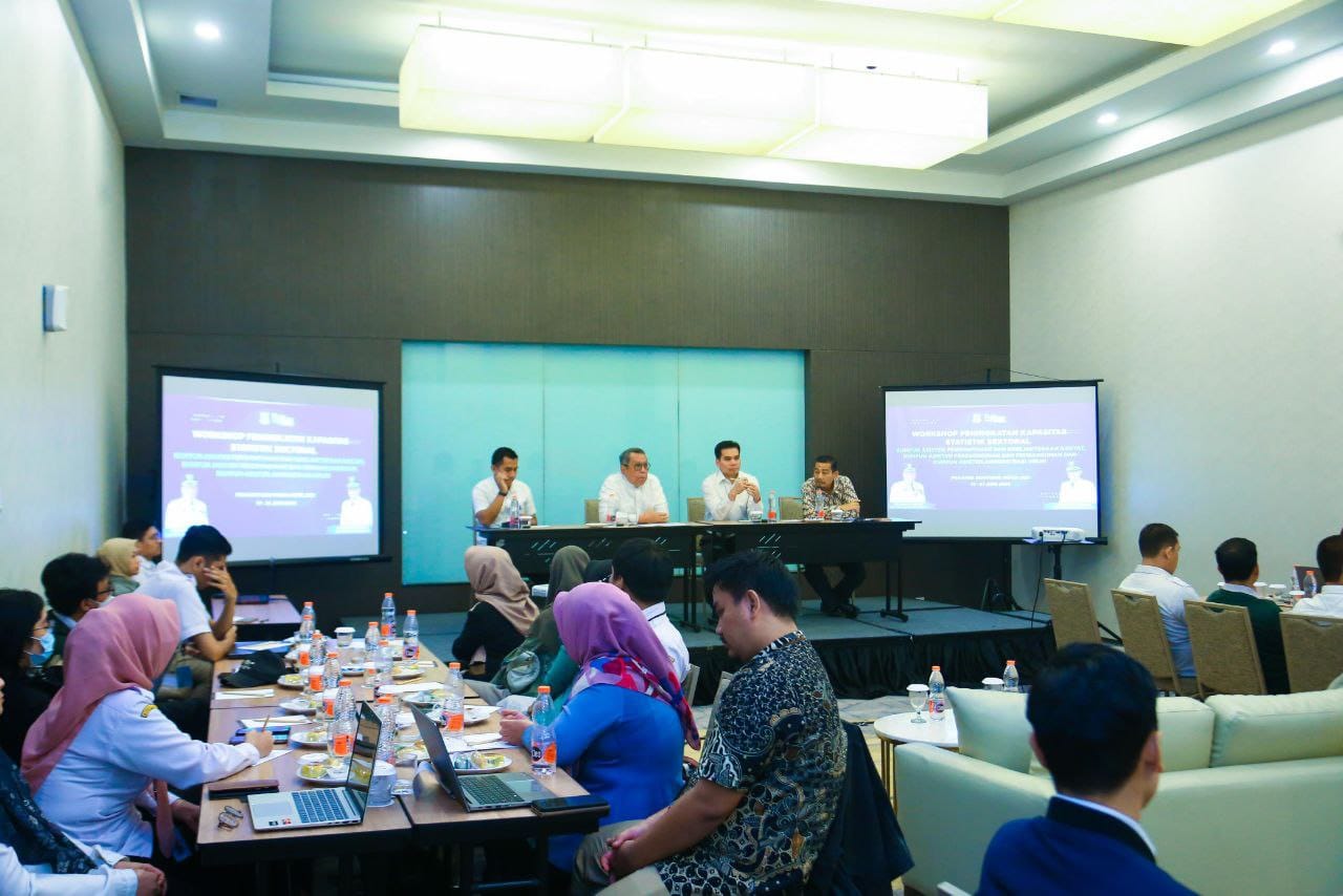 Workshop Statistik Diskominfo Tangsel, Benyamin Davnie Tekankan Peran Vital Data