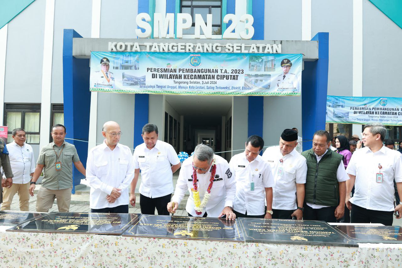 Begini Respon Masyarakat Ciputat Saat Benyamin Resmikan Dua Gedung SekolahÂ 