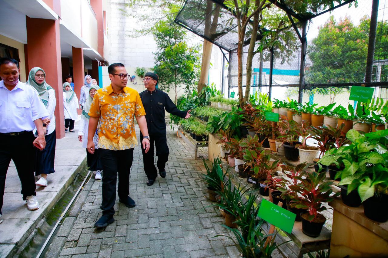 Sekolah Adiwiyata Kota Tangsel Laboratorium Generasi Muda Peduli Lingkungan
