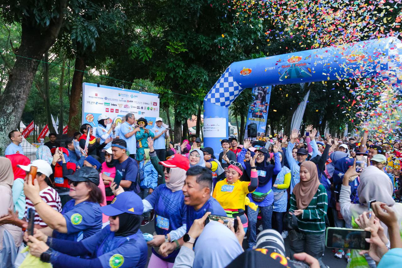 Nuansa Tahun 90-an Terasa Saat Ribuan Peserta Ikut Funwalk TangselÂ 