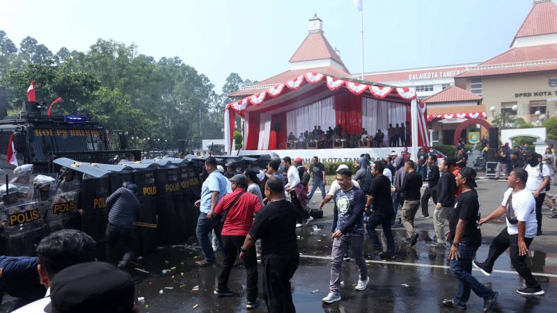 Polisi Tangerang Gelar Simulasi Pengamanan Pilkada Atasi Pendemo Rusuh