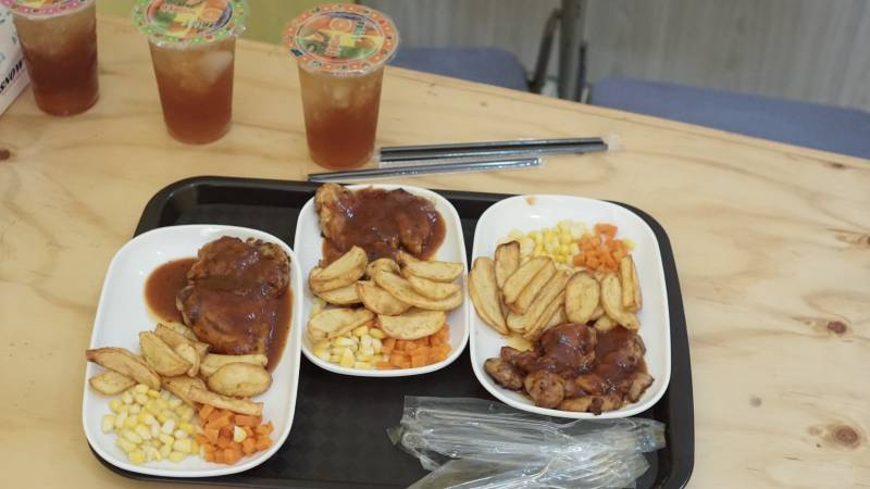 Steak Chicken BBQ Bang Dilan, Kuliner Terjangkau Rasa Bintang Lima