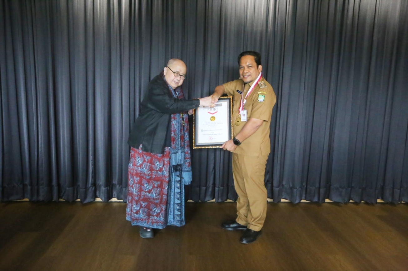 Pemkot Tangerang Terima Piagam Rekor MURI Wisuda Tahfiz Qur\'an Terbanyak di Indonesia