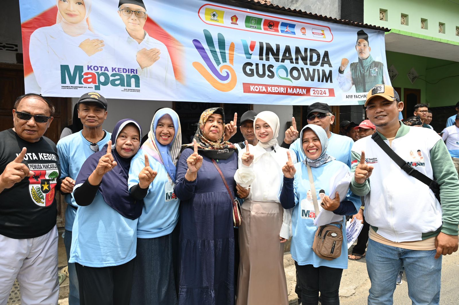 Warga Balowerti Curhat Soal Pembangunan Kota Kediri ke Vinanda-Gus Qowim