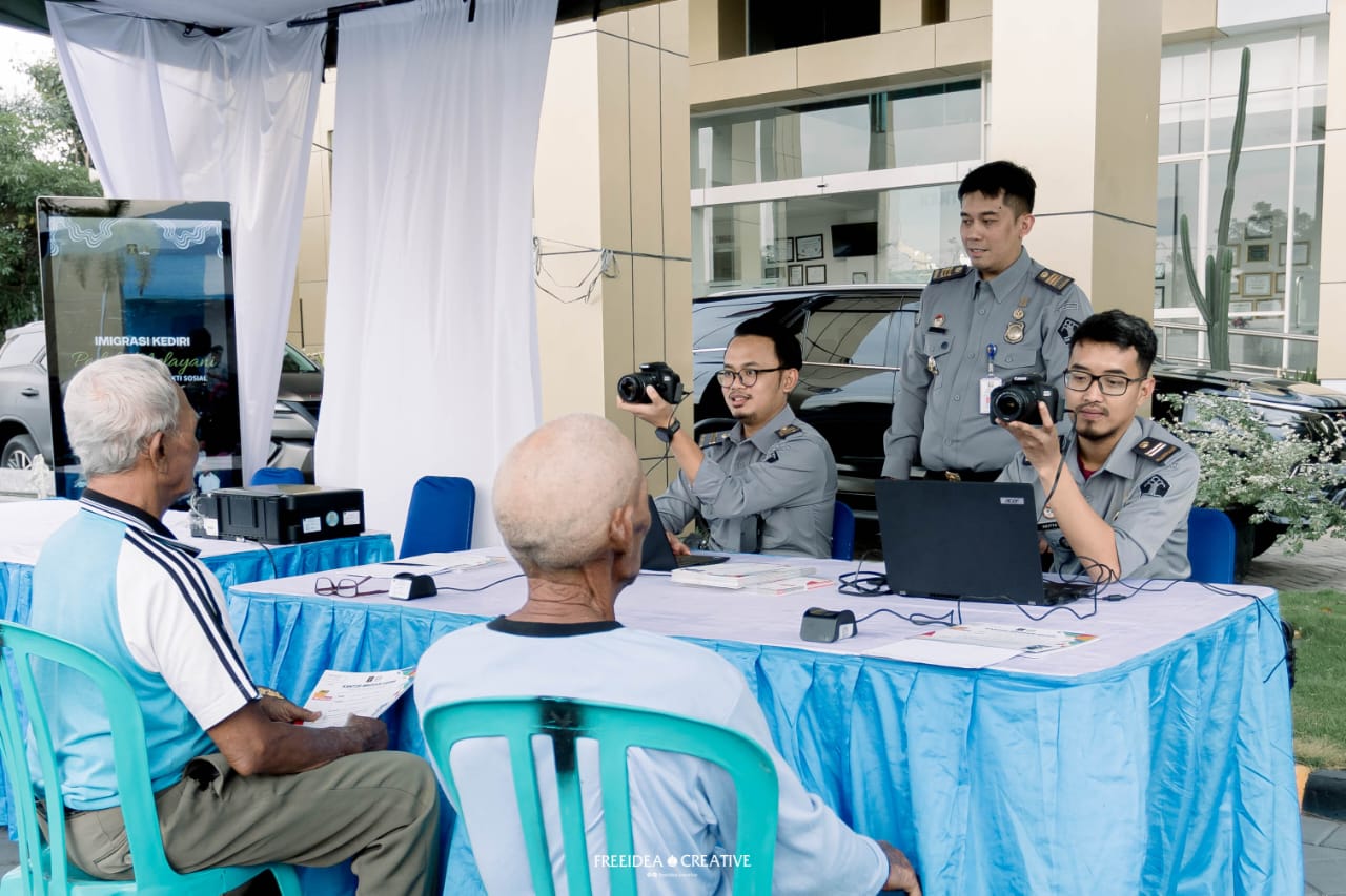 Kantor Imigrasi Kelas II Non TPI Kediri Buka Layanan Paspor Simpatik hingga Bakti Sosial