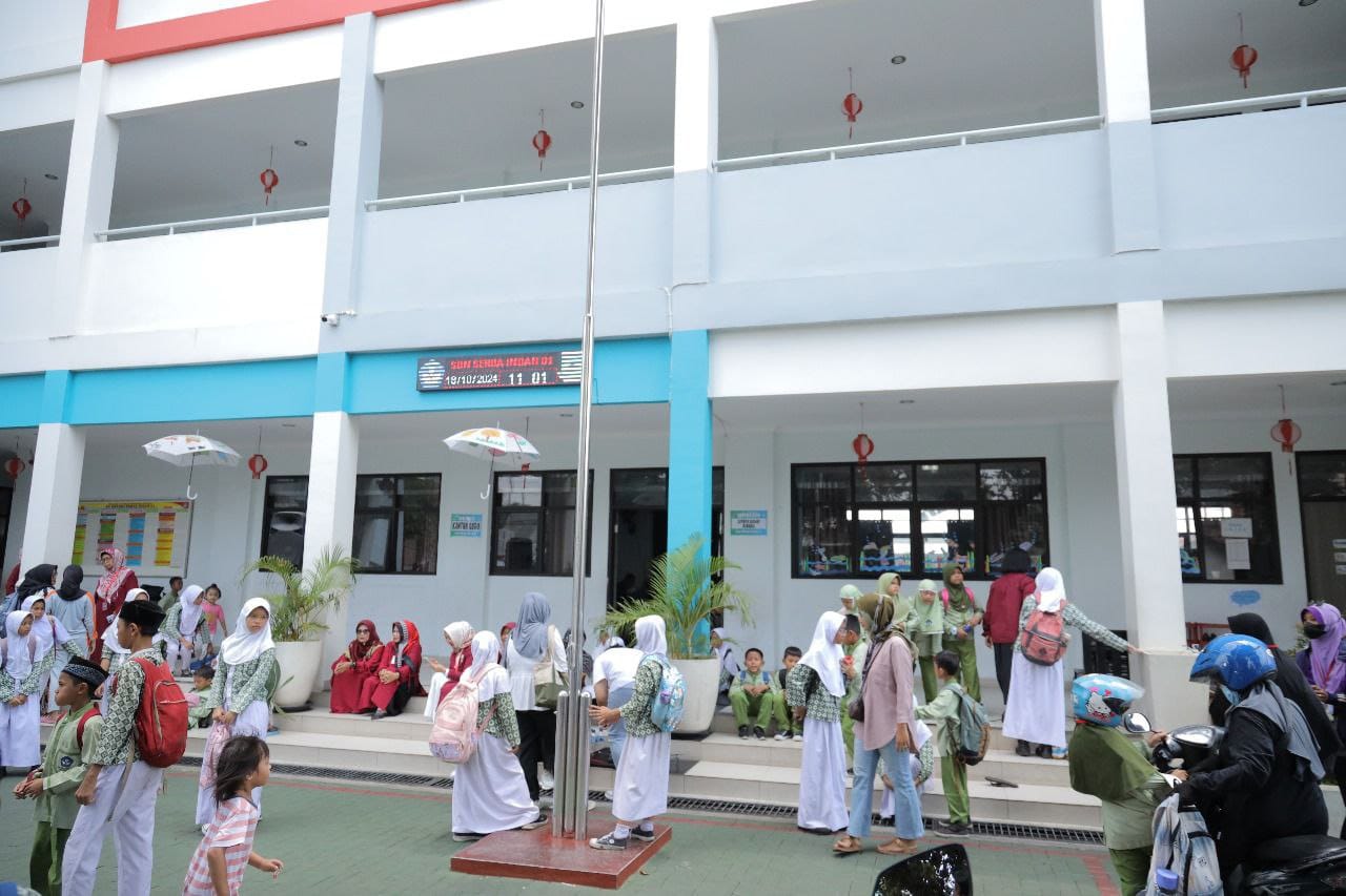 Siswa Senang, Gedung SDN Serua Indah 01 Tangsel Berdiri Megah