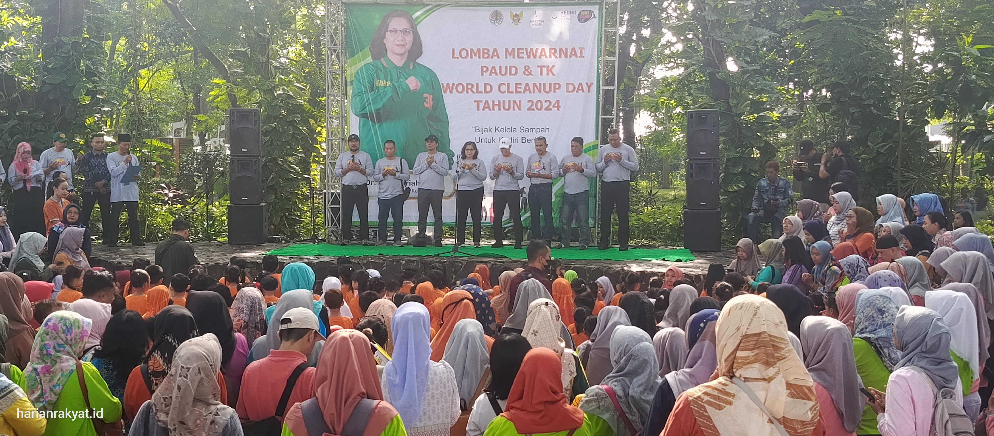 Pj Walikota Kediri Zanariah Buka Lomba Mewarnai dalam Rangka World Clean Up Day