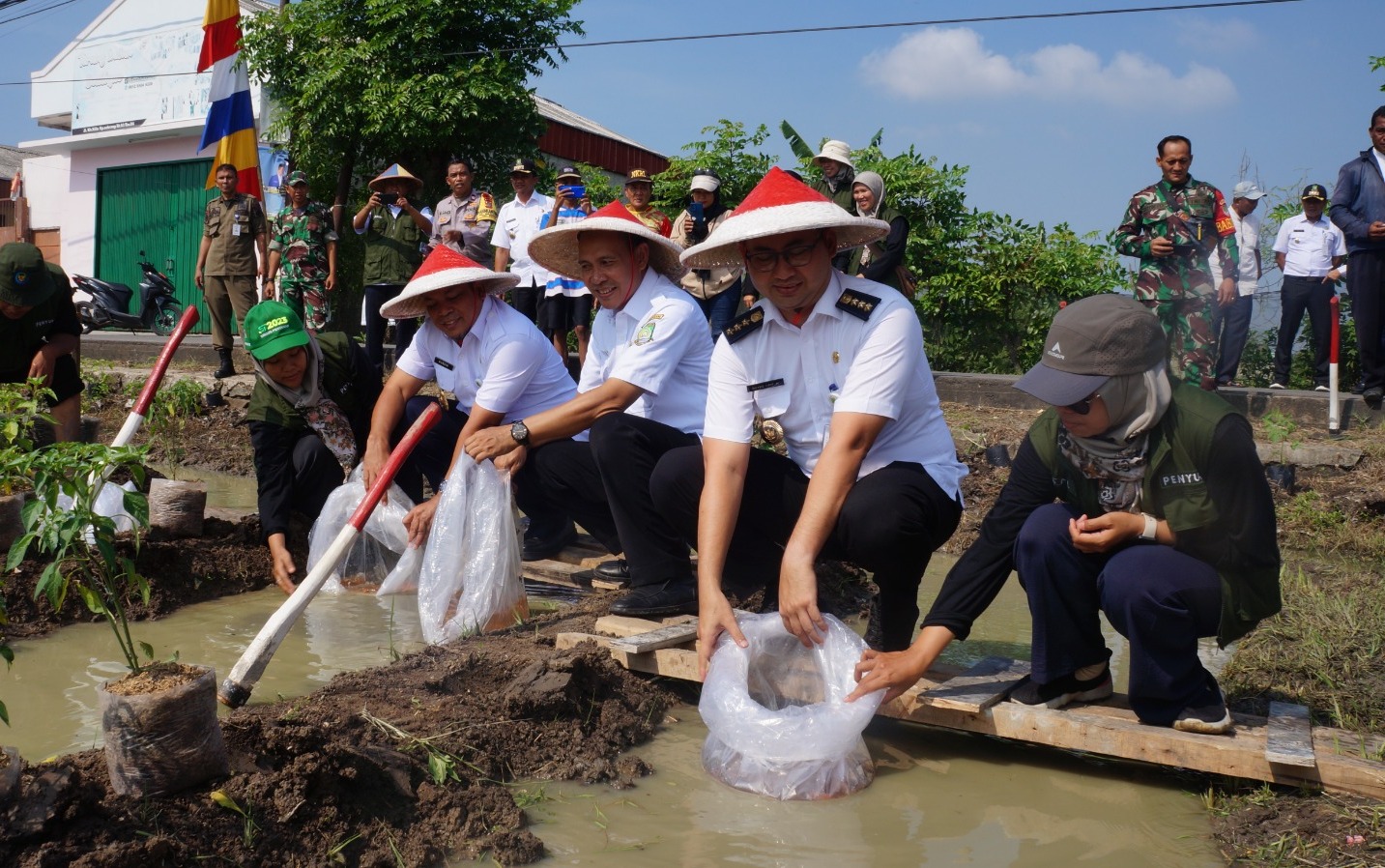Tahun 2024, Pemkot Tangerang Salurkan 165 Ribu Bibit Ikan ke Masyarakat