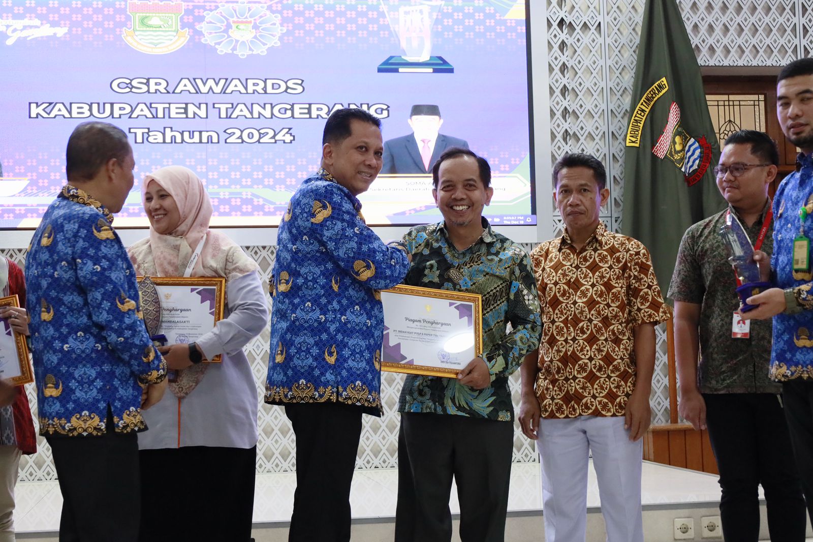 Penghujung 2024, PT IKPP Tangerang Terima Penghargaan CSR,  Pemkab Tangerang Sebut: Perusahaan Berkontribusi pada Pembangunan