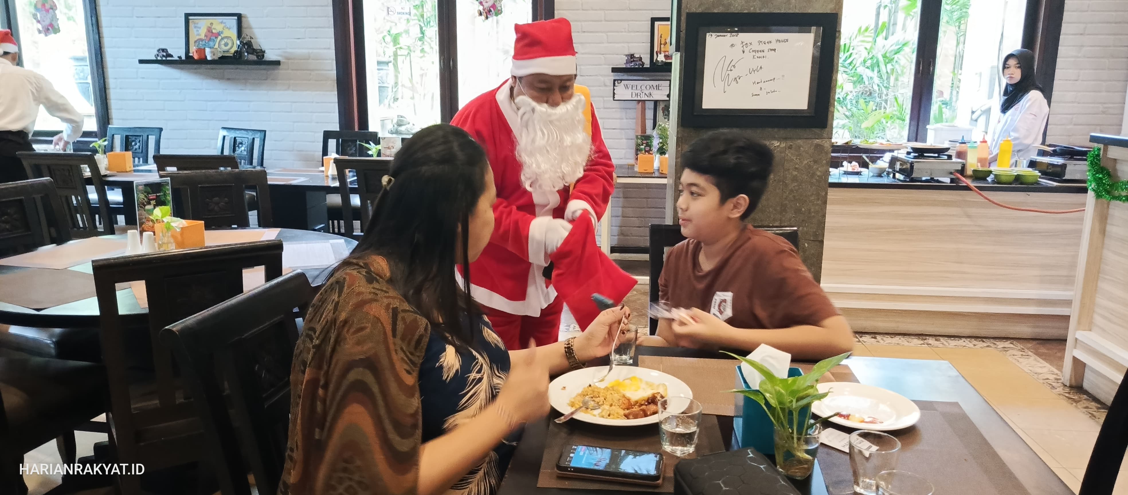 Lotus Garden Hotel Kediri Siapkan Berbagai Program Menarik Sambut Natal dan Tahun Baru 2024