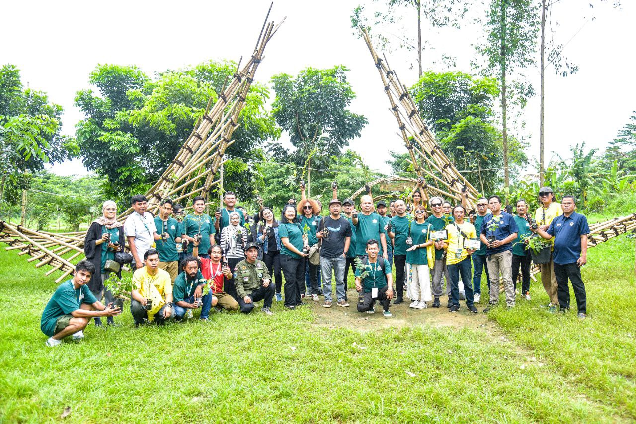 Penanaman Pohon di Kampung Keranggan, Perkuat Ekosistem Hijau Tangsel