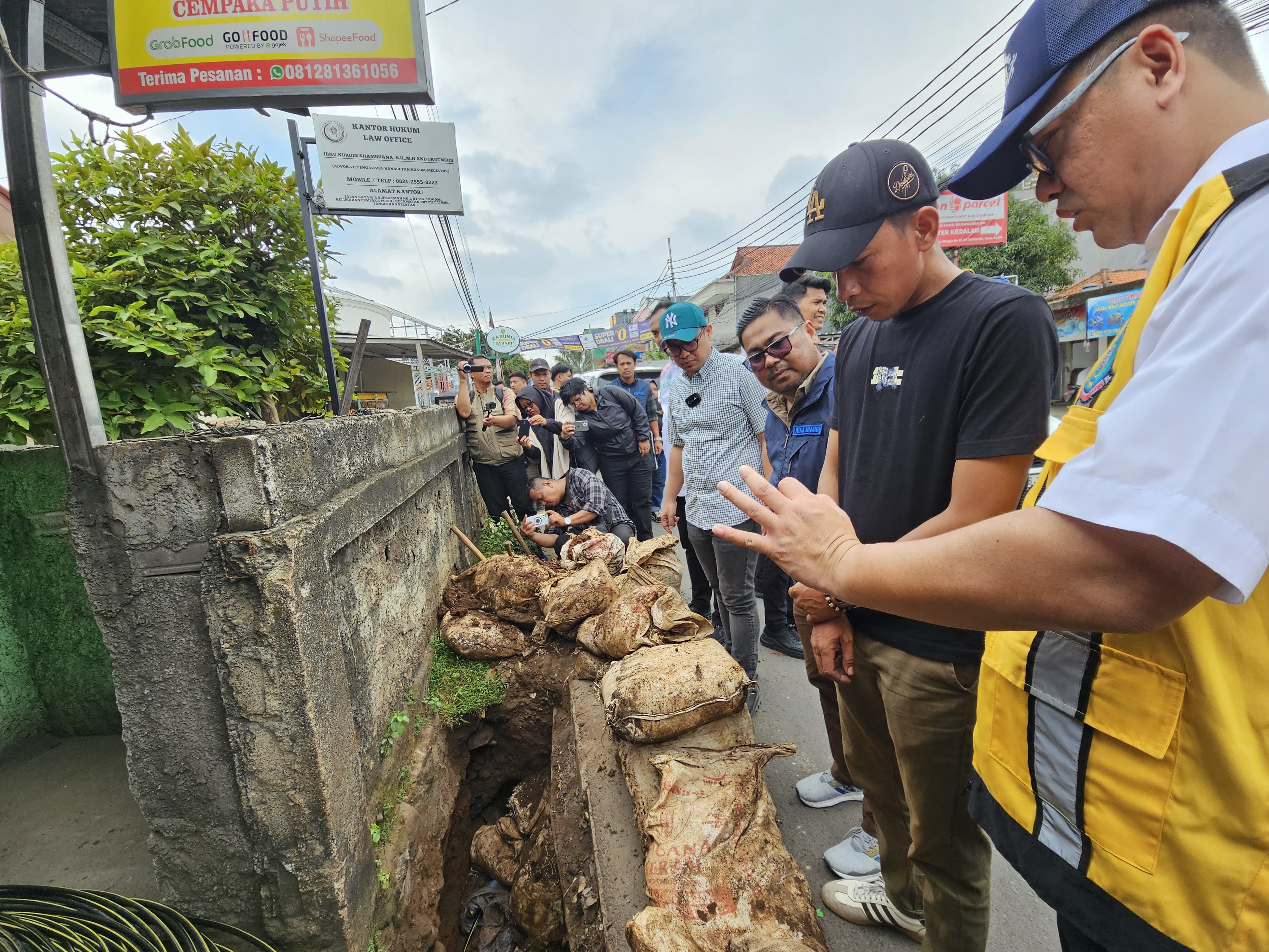 Jabat Walikota Tangsel di Hari Pertama, Pilar Saga Putus Kabel Fiber Optik