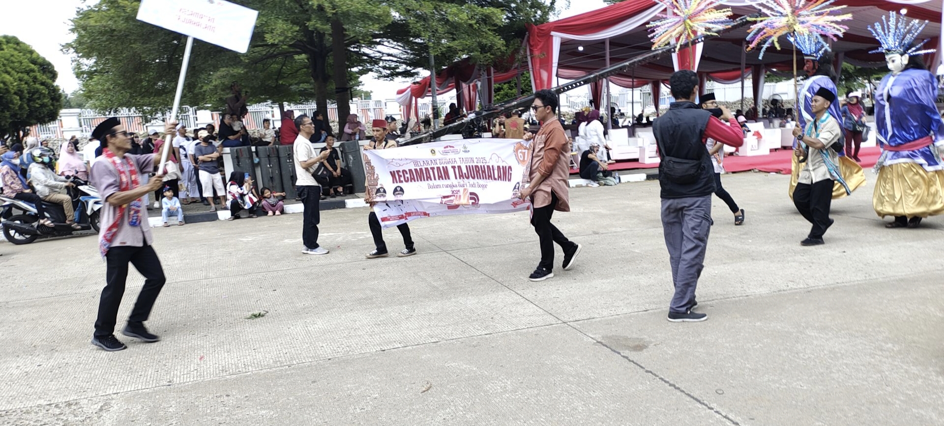 Tajurhalang Meriahkan Hari Jadi Kabupaten Bogor dengan Tampilkan Ondel-Ondel Khas Betawi