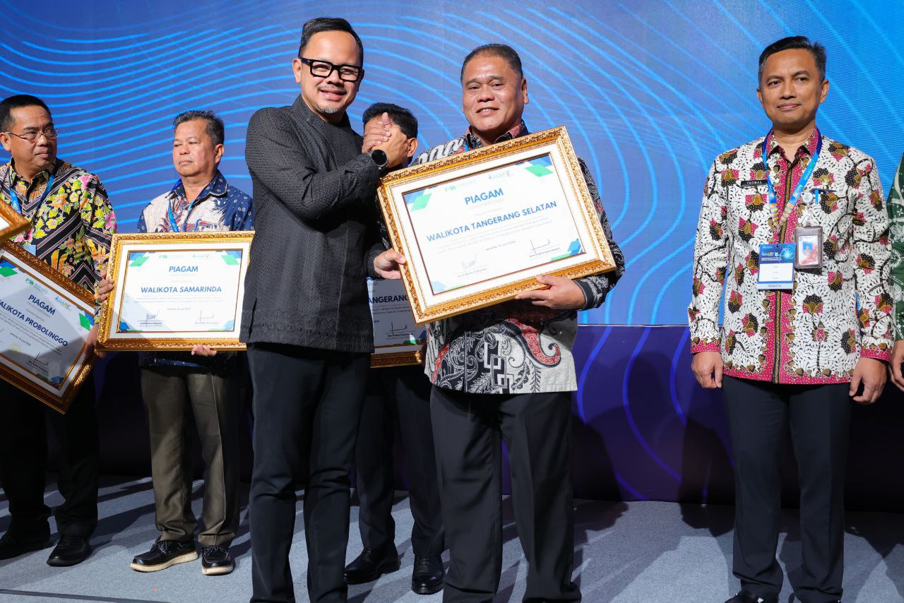 Wali Kota Tangsel Kembali Terima Penghargaan, Soal Komitmen Tinggi Pembiayaan dan Pengembangan Sektor Air Minum