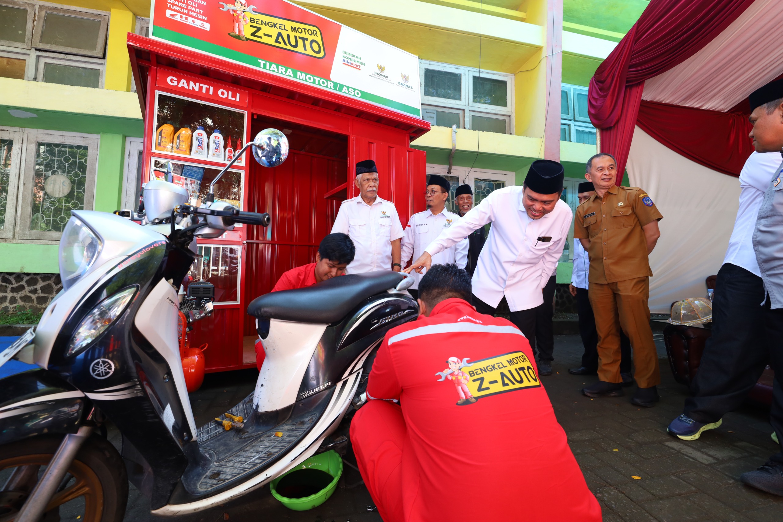 Berdayakan Mustahik, BAZNAS dan Alfamart Resmikan Program Z-Auto di Makassar