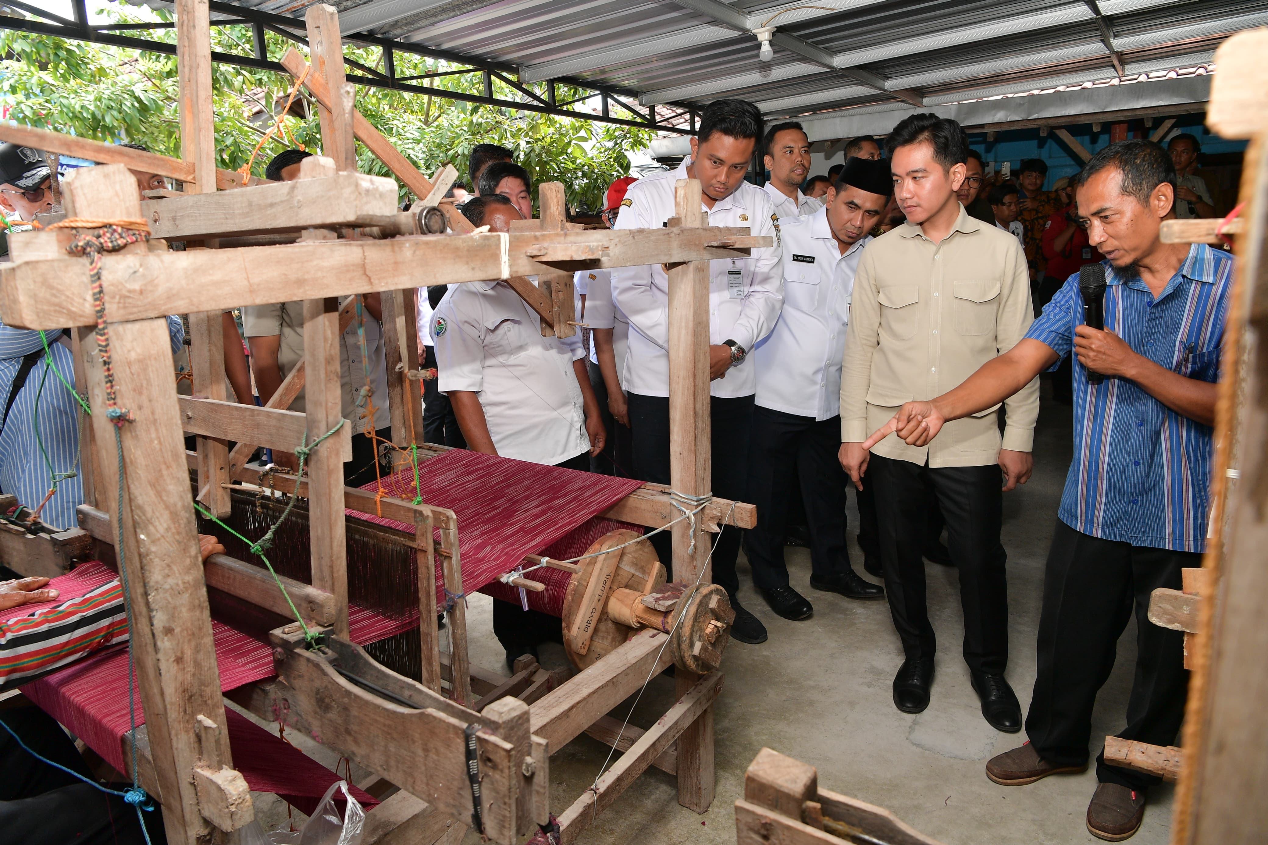 Dorong Inovasi Lurik Klaten, Wapres Gibran Soroti Pentingnya Desain Kekinian dan Digitalisasi