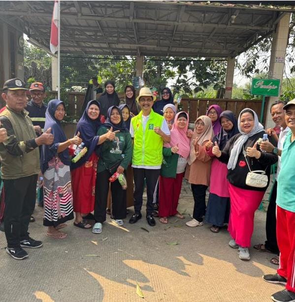 Anggota DPRD Kota Tangerang Tasril Jamal Salurkan Bantuan Pascabanjir