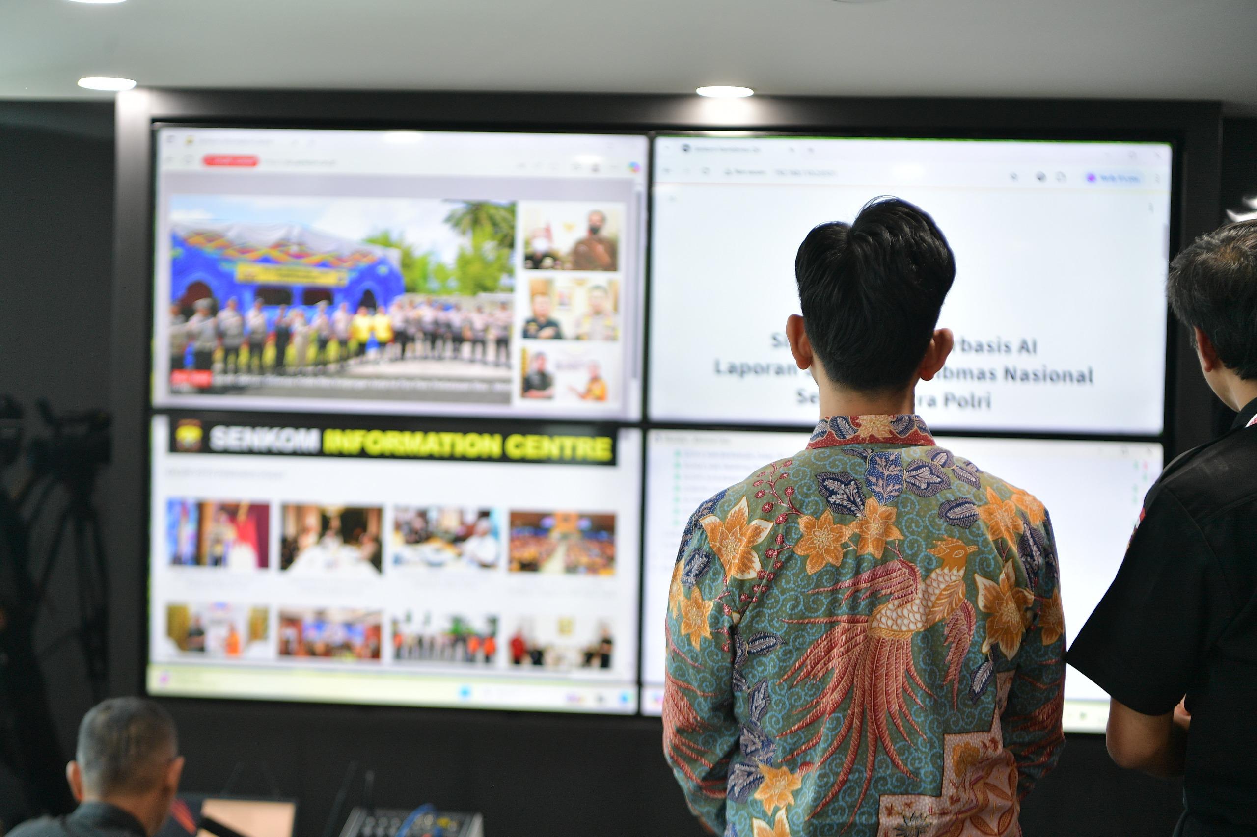 Wapres Resmikan Gedung Pusat Senkom Mitra Polri
