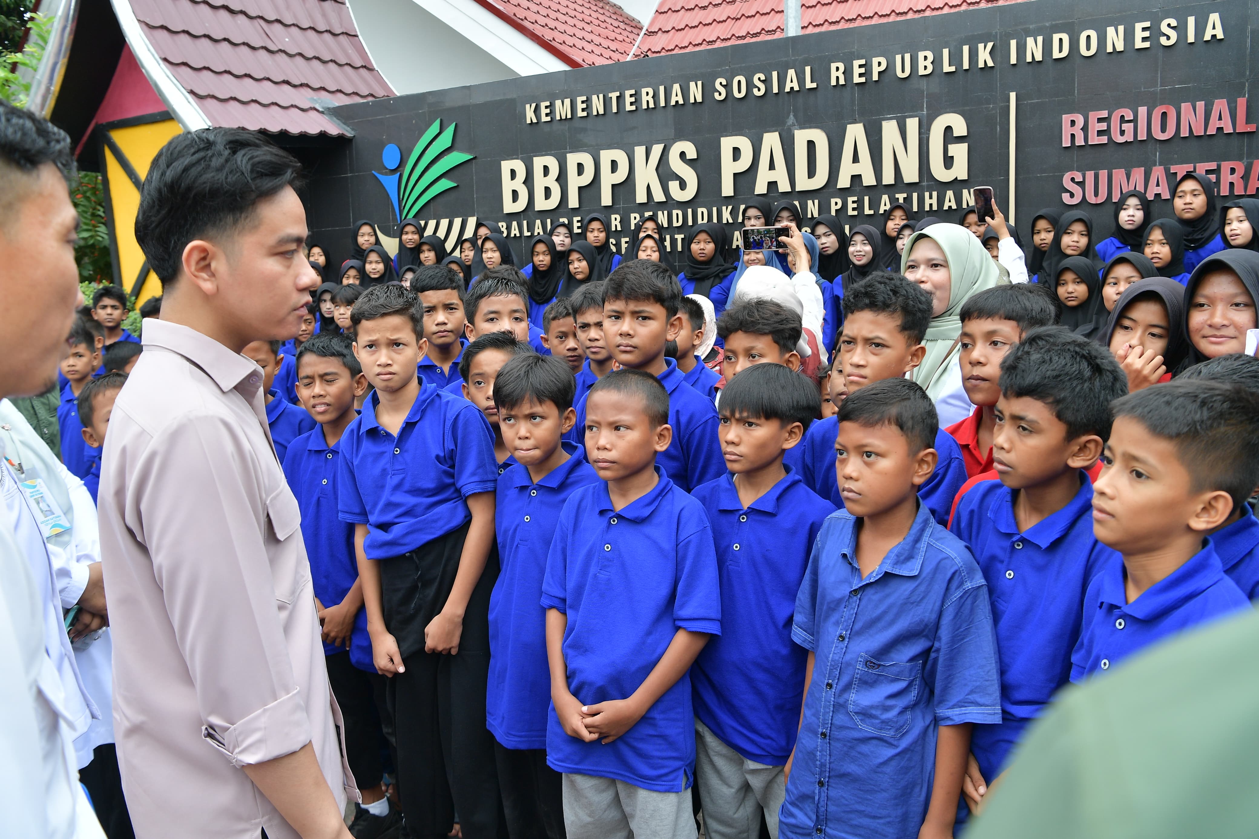 Pastikan Akses Pendidikan Merata dan Berkualitas, Wapres Tinjau Sekolah Rakyat Menengah Pertama 4 Padang