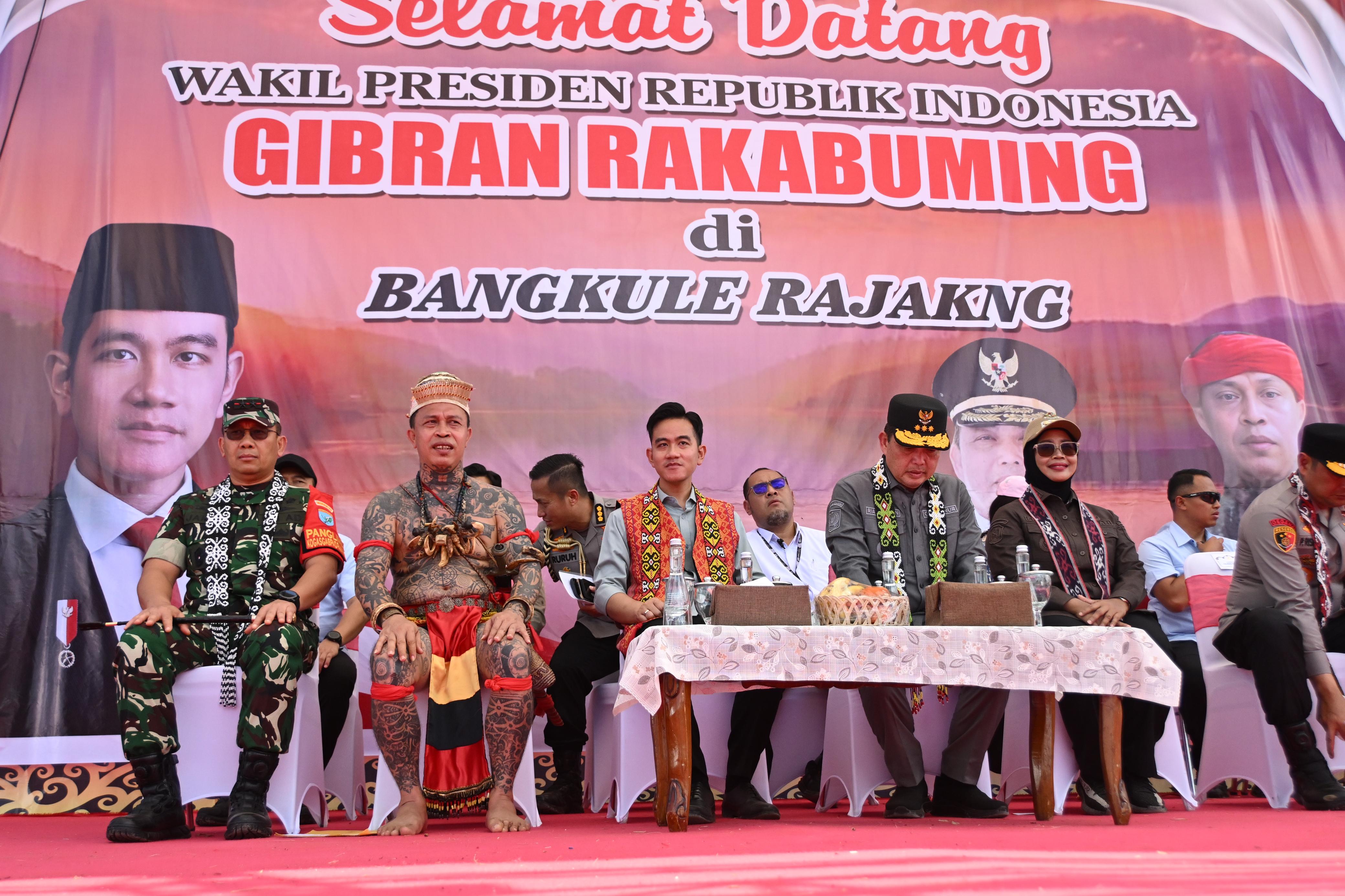 Hadiri HUT Pangalangok Jilah, Wapres Tegaskan Pembangunan Nasional Tak Lagi Jawa-Sentris