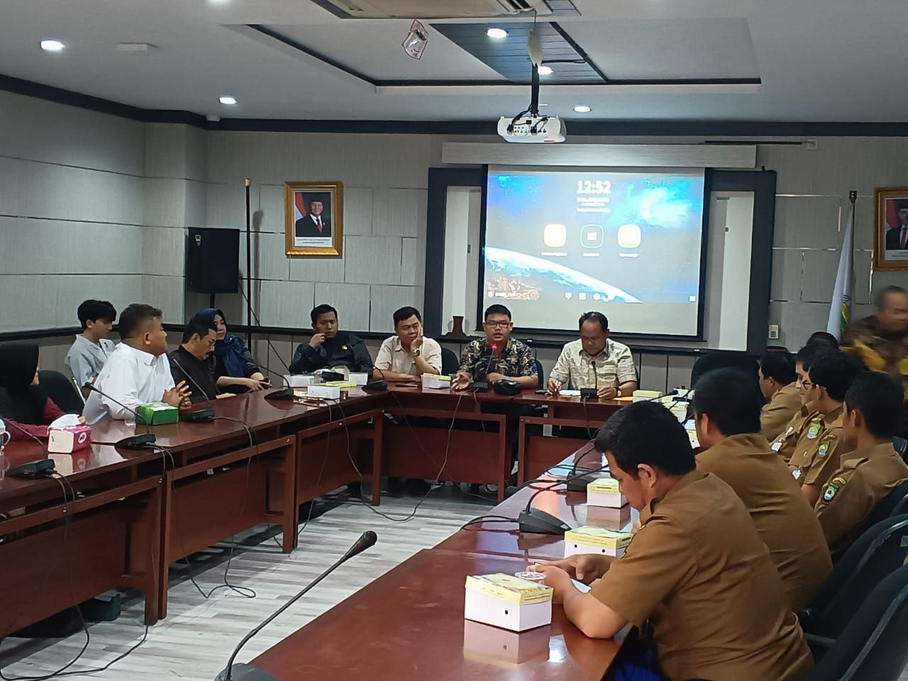 Ketua Komisi 1 DPRD Minta Lurah dan Camat Tingkatkan Pelayanan Publik