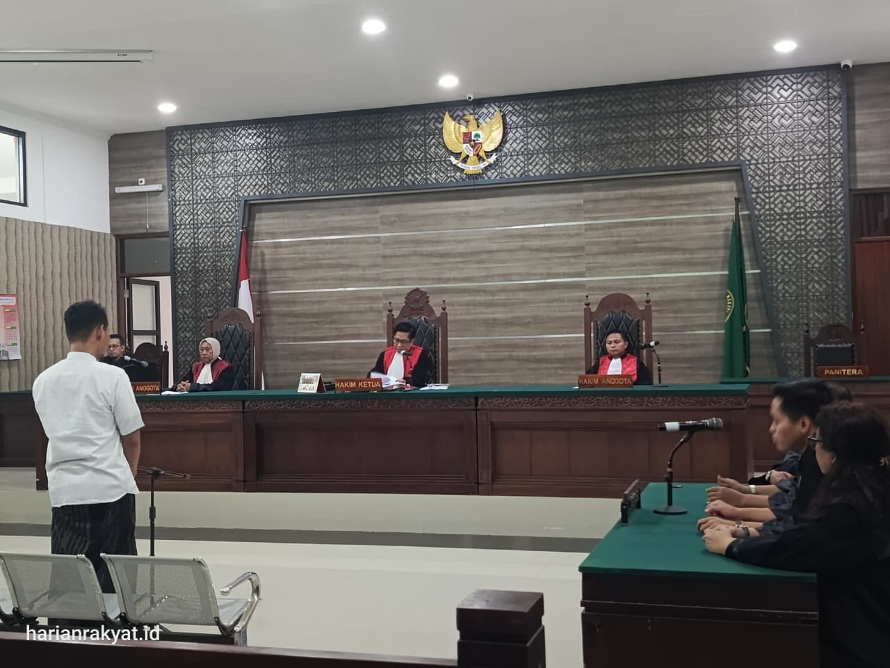 Majelis Hakim Pengadilan Negeri Kediri Vonis 20 Tahun Penjara Kasus \"Koper Merah\"
